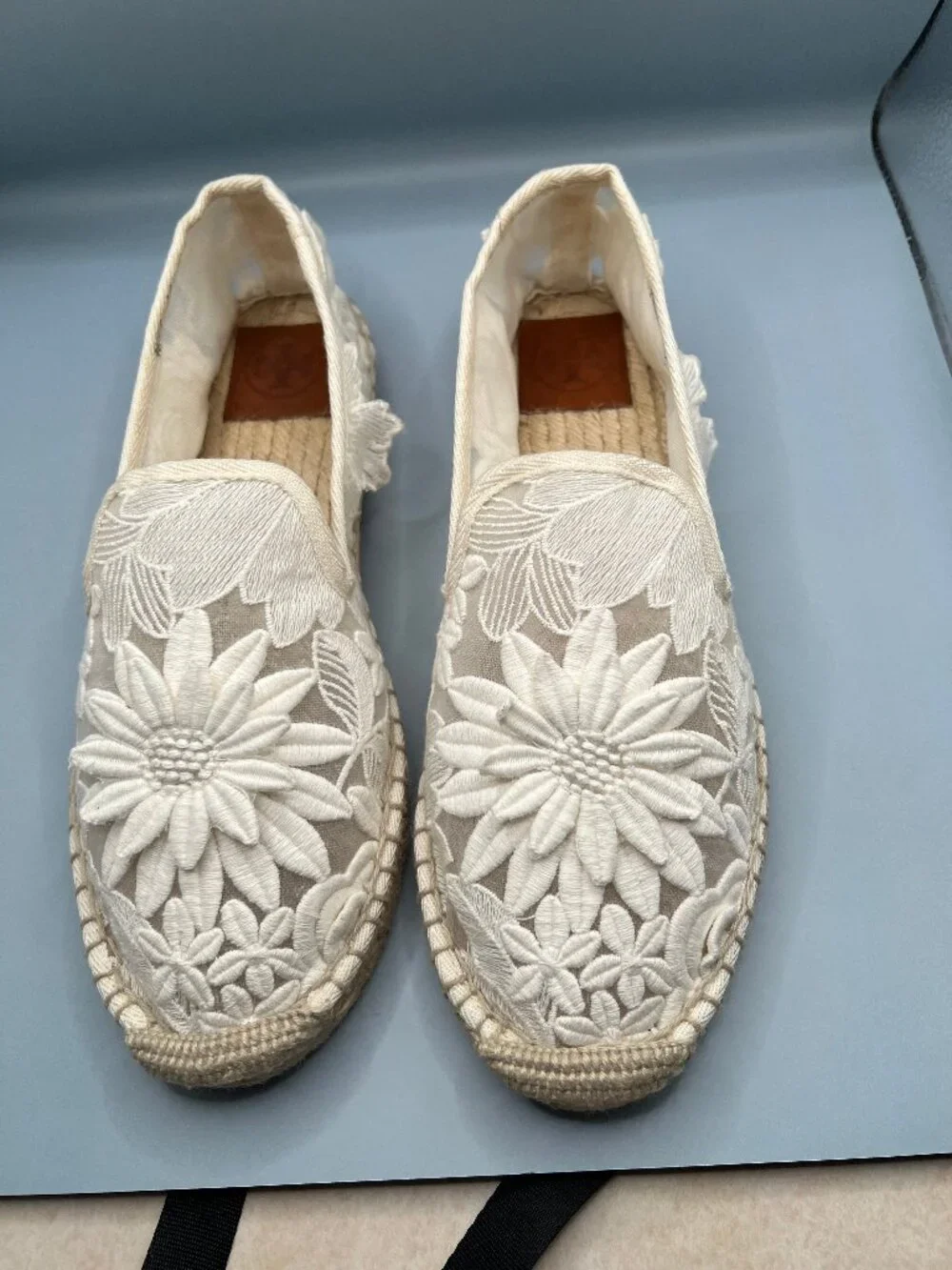 Tory Burch Creamy White Floral Embroidered Slip-On Espadrille Flats Round Toe 10